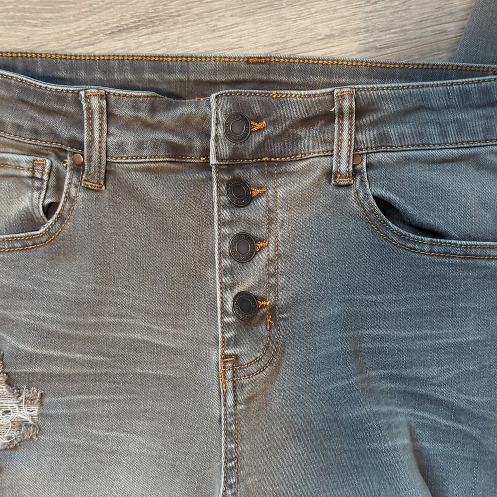 Grace & Lace Button Fly Distressed Jeans Size 8 - Picture 3 of 5